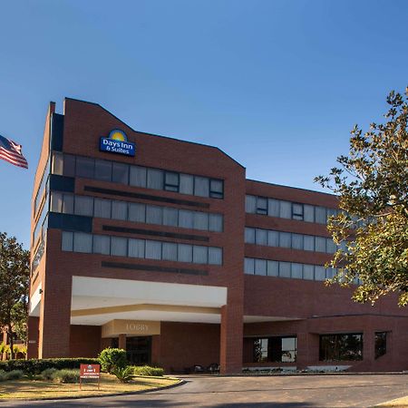 Days Inn & Suites By Wyndham Tallahassee Conf Center I-10 Kültér fotó