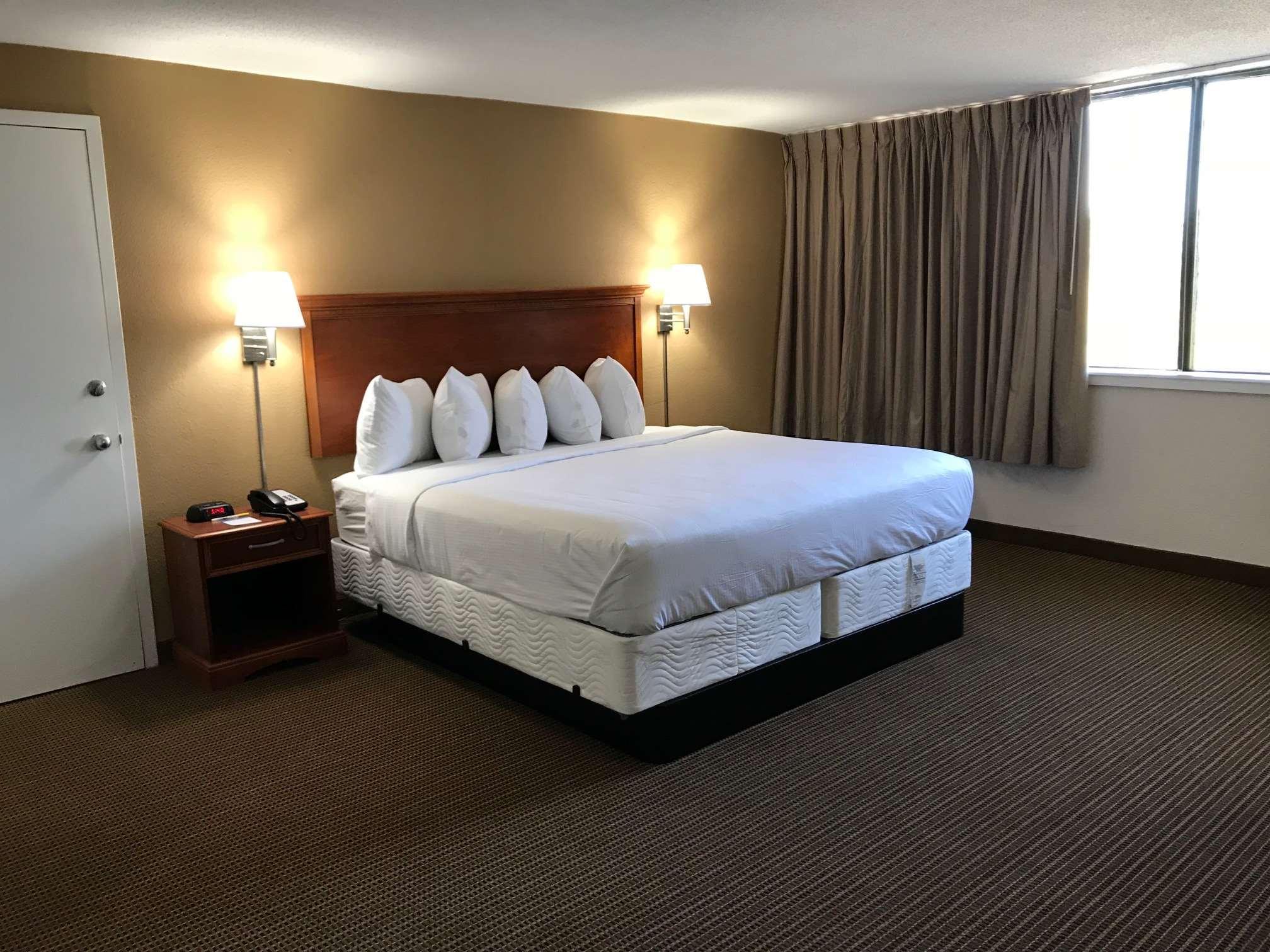 Days Inn & Suites By Wyndham Tallahassee Conf Center I-10 Kültér fotó