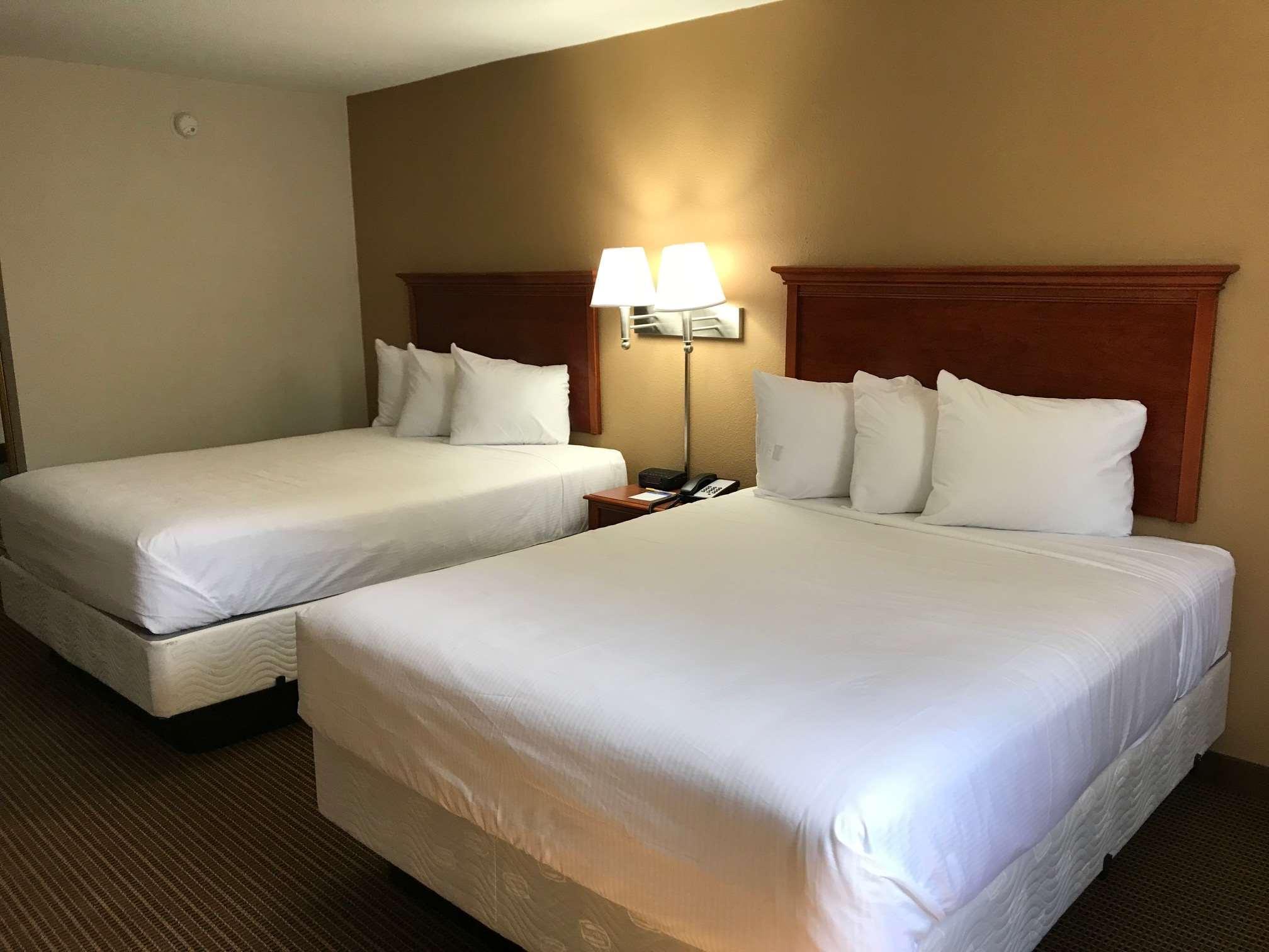 Days Inn & Suites By Wyndham Tallahassee Conf Center I-10 Kültér fotó