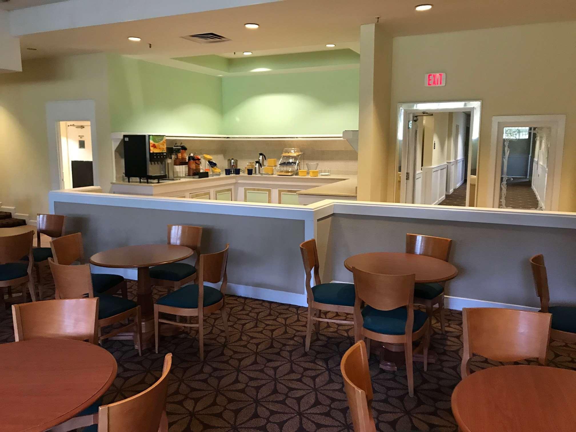 Days Inn & Suites By Wyndham Tallahassee Conf Center I-10 Kültér fotó