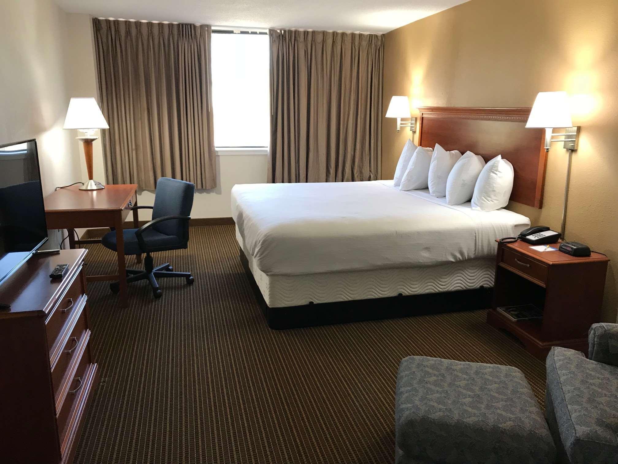 Days Inn & Suites By Wyndham Tallahassee Conf Center I-10 Kültér fotó