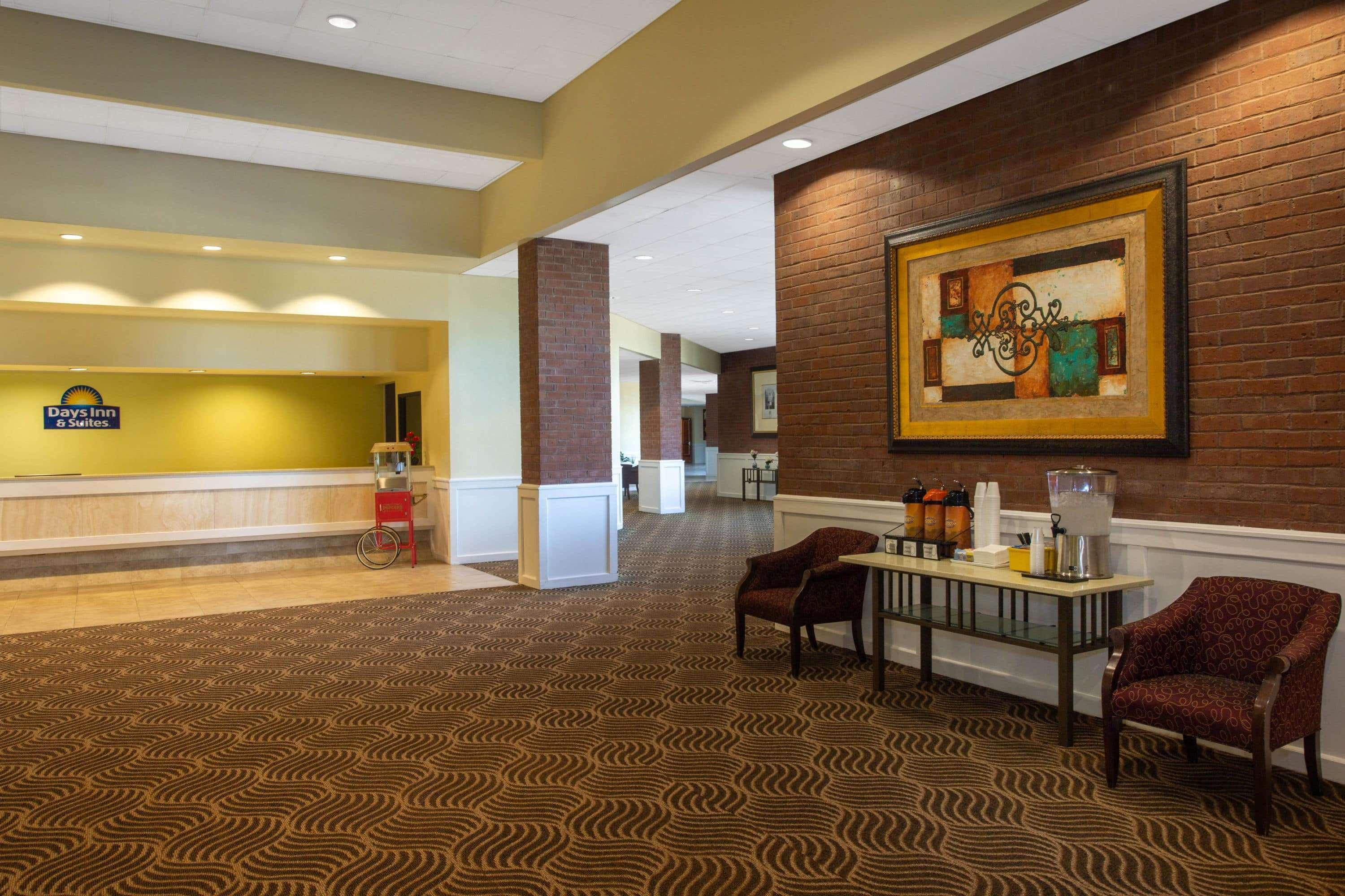 Days Inn & Suites By Wyndham Tallahassee Conf Center I-10 Kültér fotó