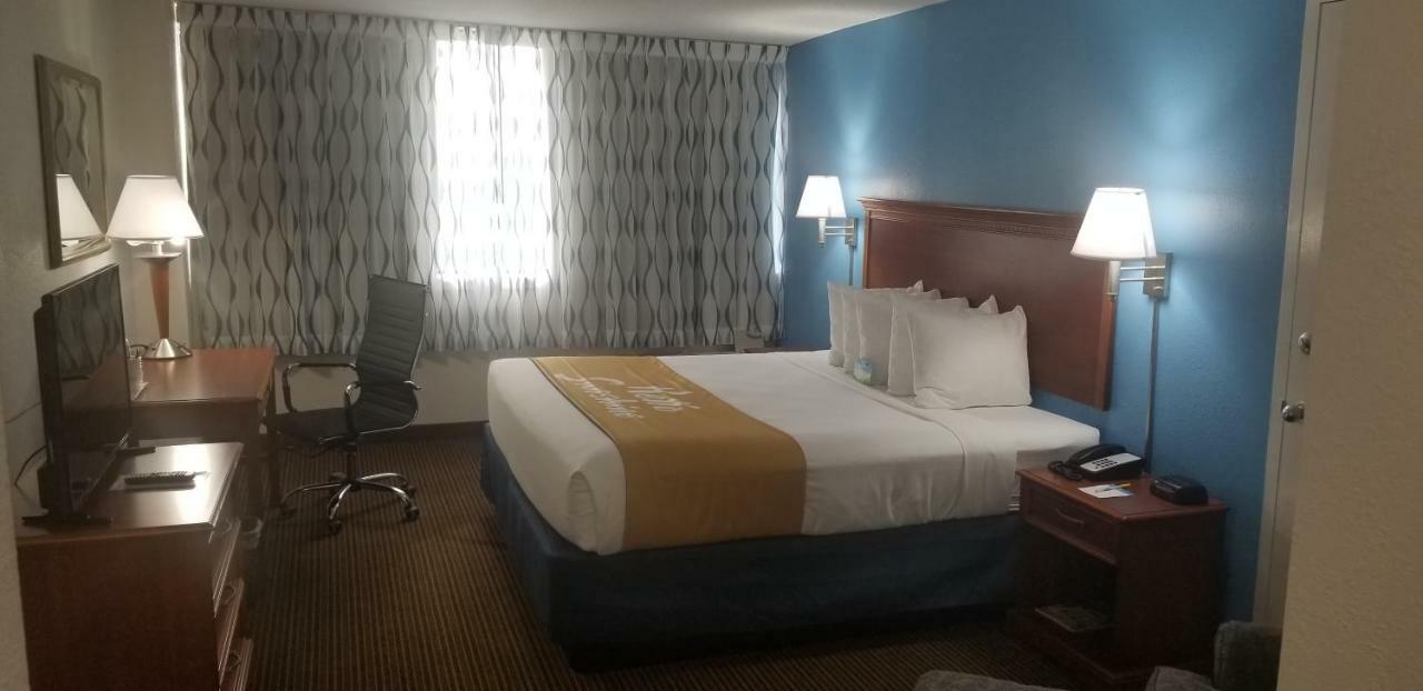 Days Inn & Suites By Wyndham Tallahassee Conf Center I-10 Kültér fotó