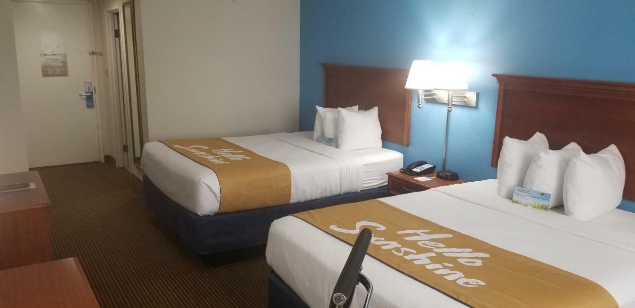 Days Inn & Suites By Wyndham Tallahassee Conf Center I-10 Kültér fotó